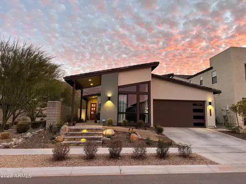 957 E La Mirada Dr, Phoenix, AZ 85042 photo 2
