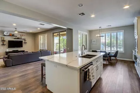 3821 E Matthew Dr, Phoenix, AZ 85050 photo 12