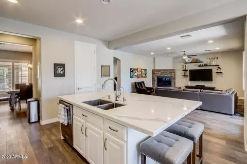 3821 E Matthew Dr, Phoenix, AZ 85050 photo 11