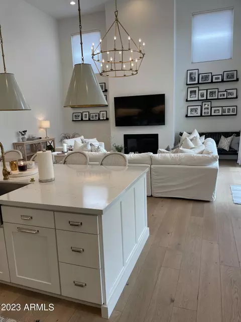 3915 E Mitchell Dr, Phoenix, AZ 85018