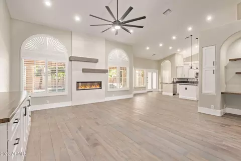 1317 E Treasure Cove Dr, Gilbert, AZ 85234