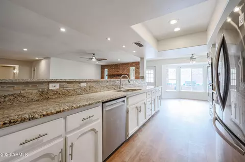 2201 E Shea Blvd E, Phoenix, AZ 85028 photo 10