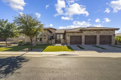 3233 E Kenwood St, Mesa, AZ 85213