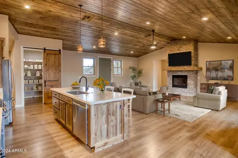 5437 S Elk Springs Pkwy, Lakeside, AZ 85929