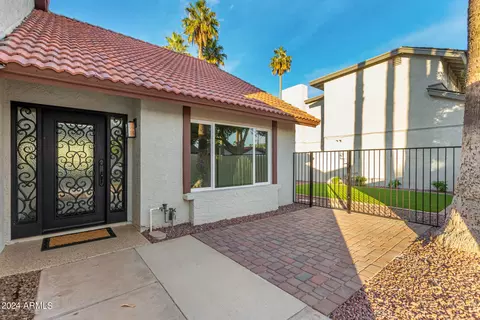 1620 E Weathervane Ln, Tempe, AZ 85283 photo 3