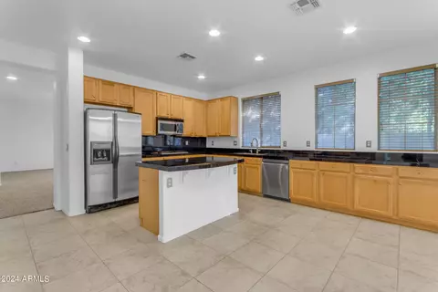 Kitchen - 1079 W Laredo Ave, Gilbert, AZ 85233 photo 3 of 5