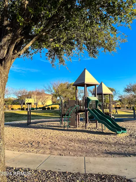 View/Area - 1079 W Laredo Ave, Gilbert, AZ 85233 photo 3 of 7