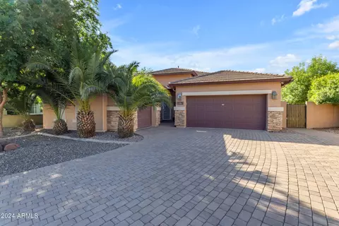 Exterior - 1079 W Laredo Ave, Gilbert, AZ 85233 photo 2 of 18