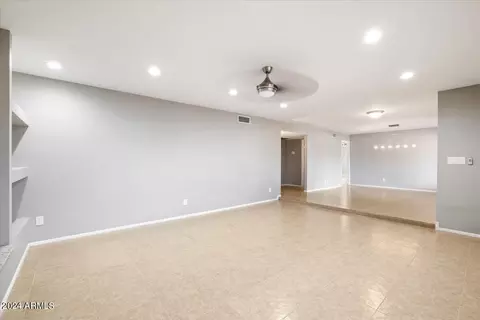 4434 E Coconino St, Phoenix, AZ 85044 photo 4