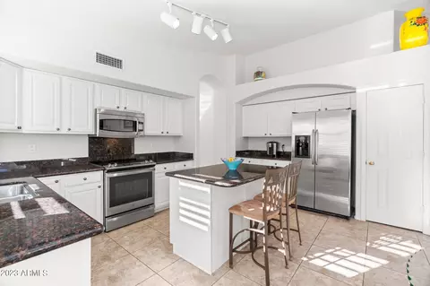 4350 E Lone Cactus Dr, Phoenix, AZ 85050 photo 8