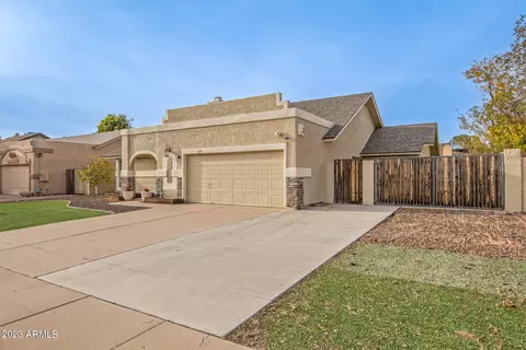 4866 E Princess Dr, Mesa, AZ 85205 photo 4