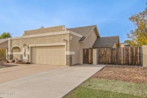 4866 E Princess Dr, Mesa, AZ 85205 photo 3