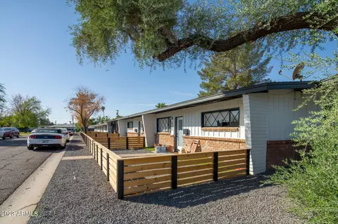 907 E Claremont St, Phoenix, AZ 85014 photo 2