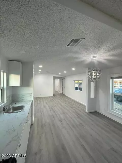 555 W Warner Rd #61, Chandler, AZ 85225