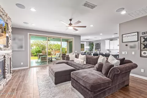 3740 E Blue Spruce Ln, Gilbert, AZ 85298 photo 11