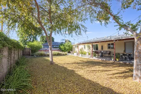 923 E Berridge Ln, Phoenix, AZ 85014 photo 23