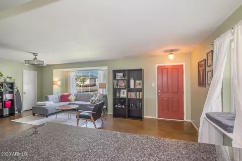 923 E Berridge Ln, Phoenix, AZ 85014 photo 11