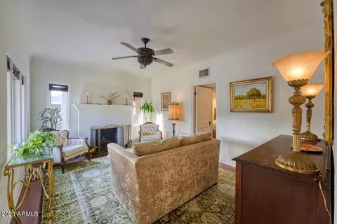 1548 E Cheery Lynn Rd, Phoenix, AZ 85014 photo 5