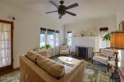 1548 E Cheery Lynn Rd, Phoenix, AZ 85014 photo 2