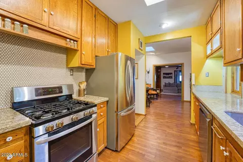 1548 E Cheery Lynn Rd, Phoenix, AZ 85014 photo 8