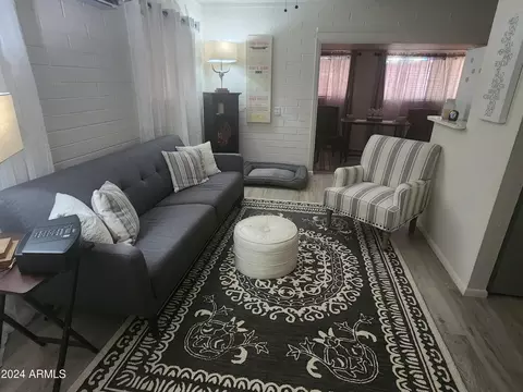 19060 E Palm Ln, Black Canyon City, AZ 85324