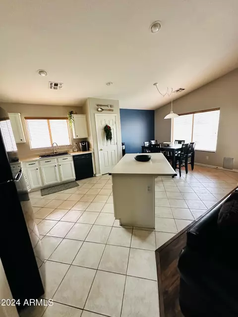 2008 S 82nd Ave, Phoenix, AZ 85043 photo 8