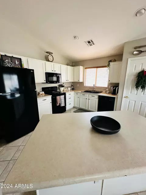 2008 S 82nd Ave, Phoenix, AZ 85043 photo 9