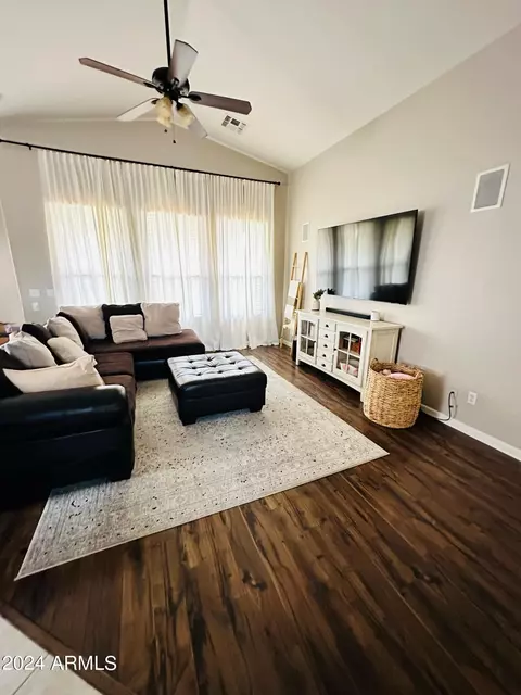 2008 S 82nd Ave, Phoenix, AZ 85043