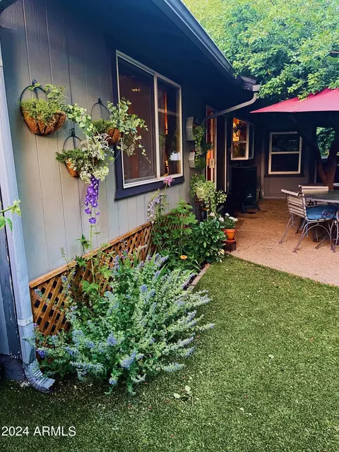 3201 W Mountain Dr, Flagstaff, AZ 86001