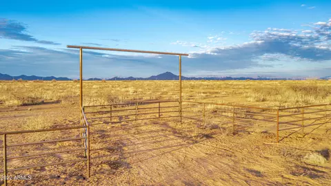 0003 W Long Rifle Rd #3, Aguila, AZ 85320