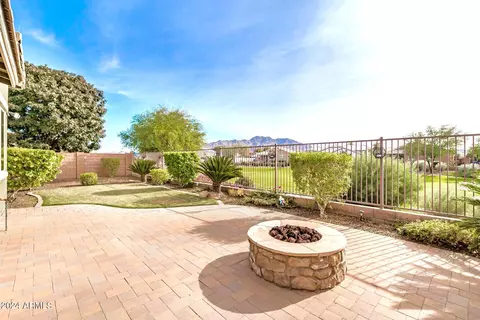 2045 E Flintlock Dr, Gilbert, AZ 85298 photo 2