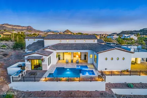 8716 E Regina Cir, Mesa, AZ 85207 photo 2