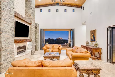8716 E Regina Cir, Mesa, AZ 85207 photo 12