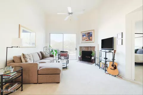 1747 E Northern Ave #212, Phoenix, AZ 85020