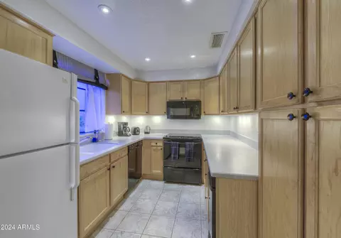 2951 E Rose Ln, Phoenix, AZ 85016 photo 10