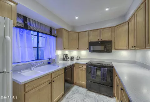 2951 E Rose Ln, Phoenix, AZ 85016 photo 9
