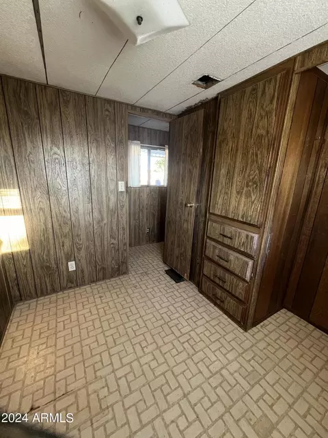 2608 E Oraibi Dr, Phoenix, AZ 85050 photo 9