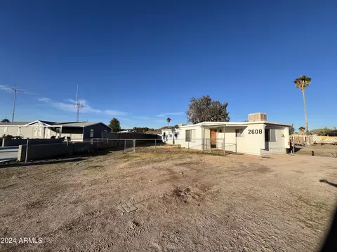 2608 E Oraibi Dr, Phoenix, AZ 85050 photo 2