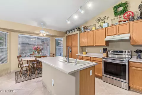 251 E Windsor Dr, Gilbert, AZ 85296 photo 3