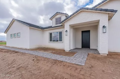 Exterior - 2713 E Walton Way, Coolidge, AZ 85128 photo 4 of 18