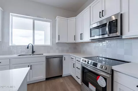 Kitchen - 2713 E Walton Way, Coolidge, AZ 85128 photo 5 of 6