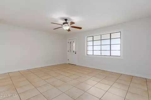2445 W Freeway Ln, Phoenix, AZ 85021 photo 8