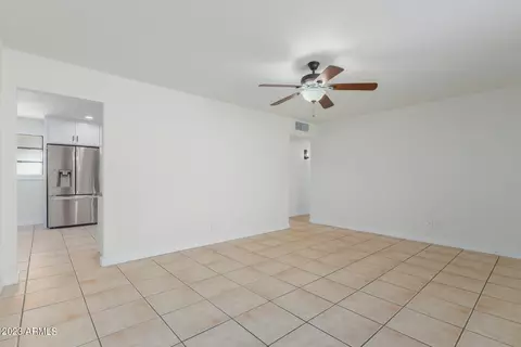 2445 W Freeway Ln, Phoenix, AZ 85021 photo 9