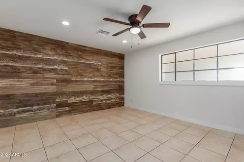 2445 W Freeway Ln, Phoenix, AZ 85021 photo 3