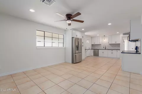 2445 W Freeway Ln, Phoenix, AZ 85021 photo 10