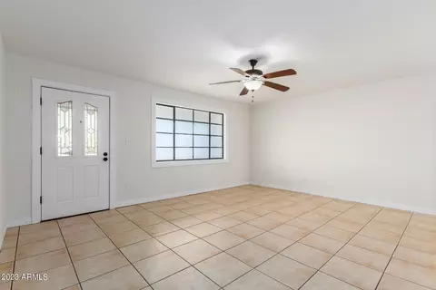 2445 W Freeway Ln, Phoenix, AZ 85021 photo 6