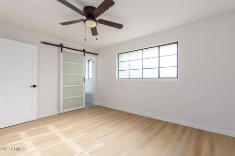 2445 W Freeway Ln, Phoenix, AZ 85021 photo 4