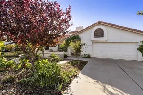 947 E Secretariat Dr, Tempe, AZ 85284