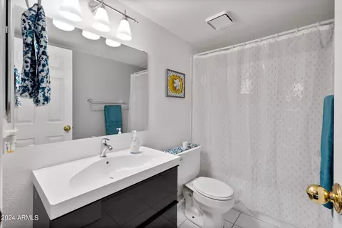 Bath - 16809 S 29th Pl, Phoenix, AZ 85048 photo 6 of 6