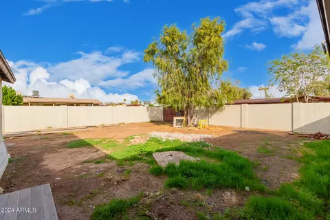 Exterior - 8310 W Turney Ave, Phoenix, AZ 85037 photo 5 of 7